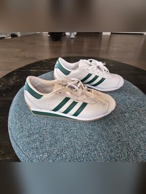Mens Adidas Country II Collegiate Green/ Cloud White Casual Leather Sneaker